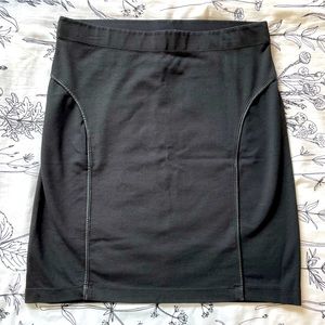 🖤 Black Max Studio Pencil Mini Skirt